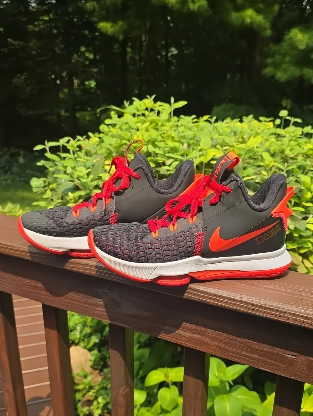 Nike Black and Red Men's Athletic Sneakers